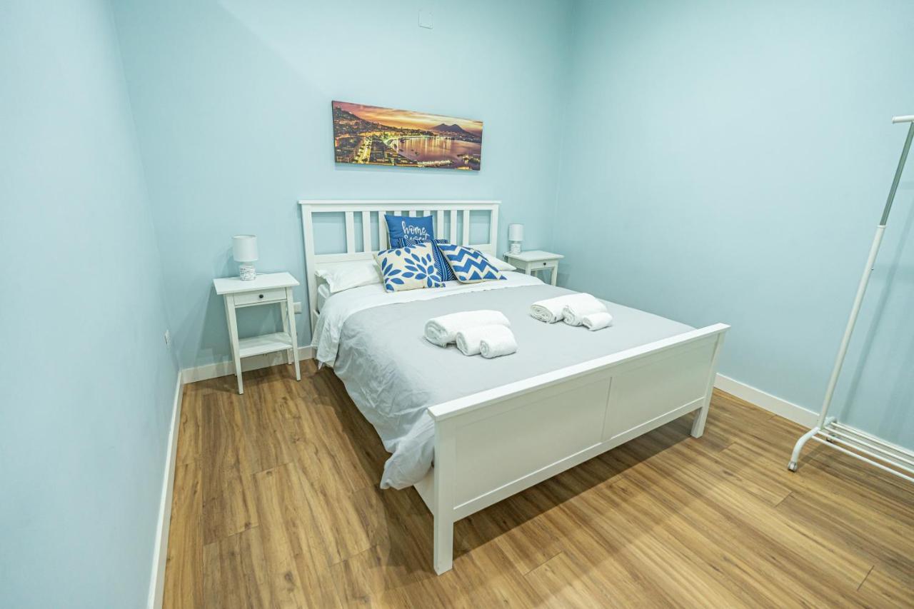 Casa Vacanze Decumano 17 เนเปิลส์ ภายนอก รูปภาพ