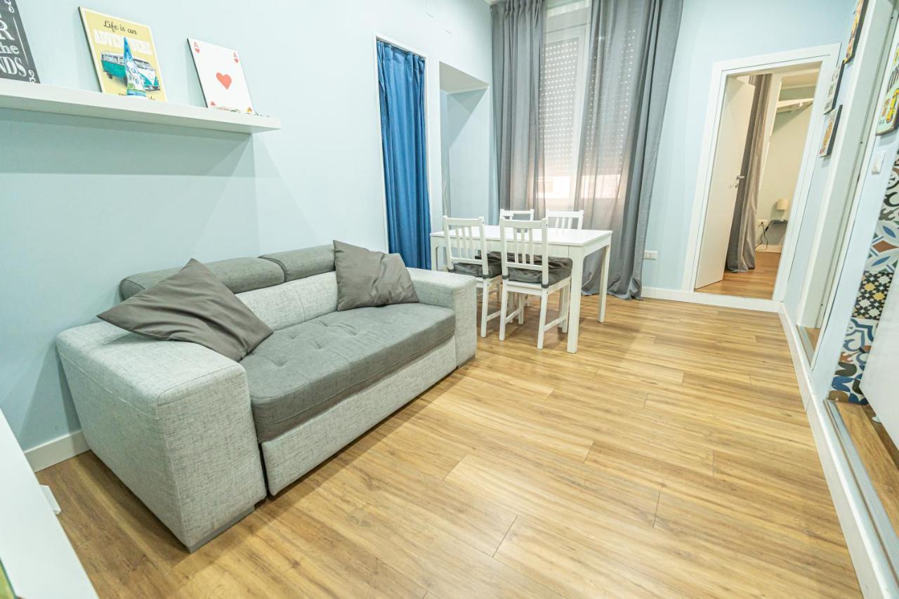 Casa Vacanze Decumano 17 เนเปิลส์ ภายนอก รูปภาพ